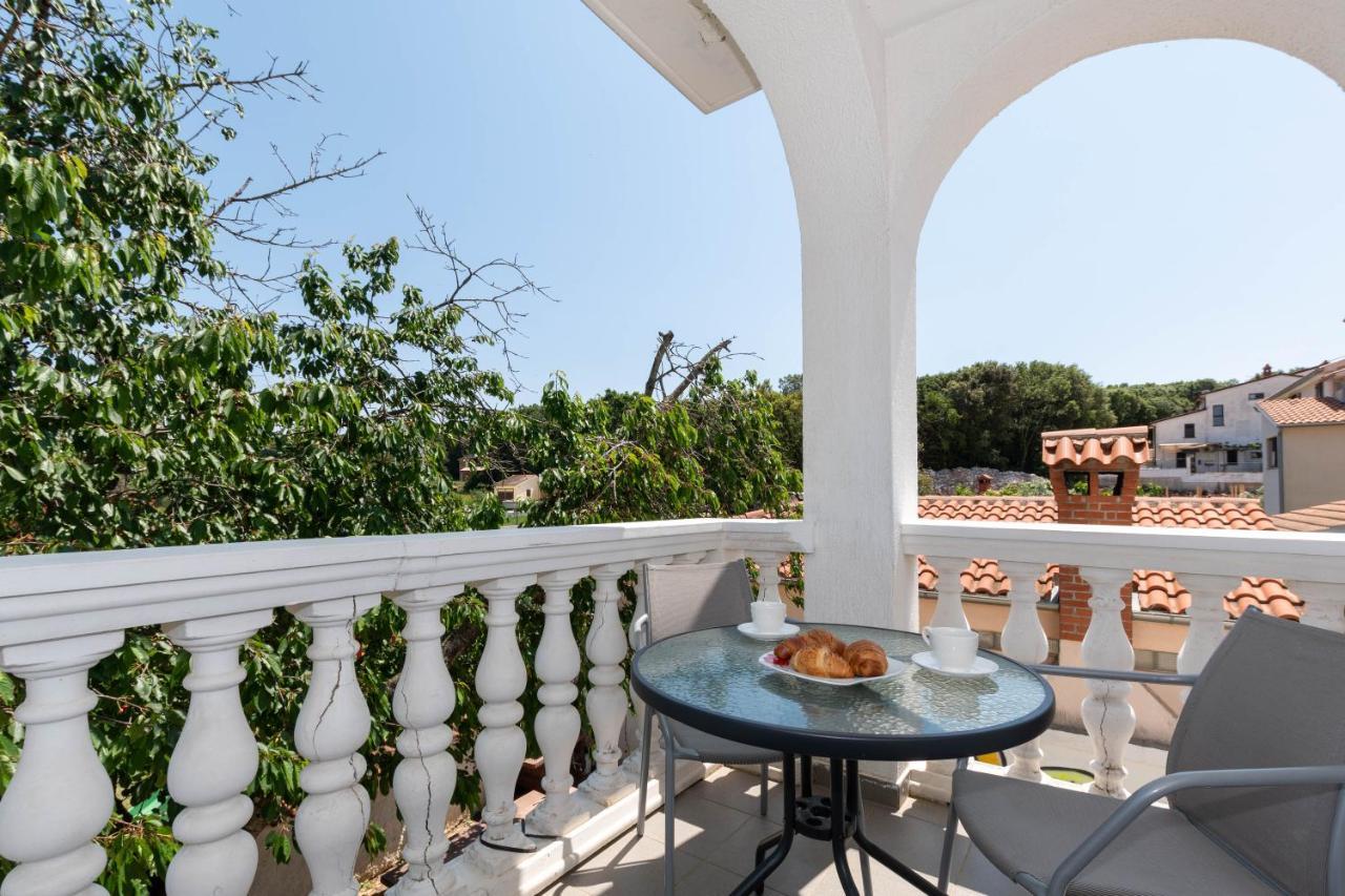 Villa Lucija Pjescana Uvala Exterior foto